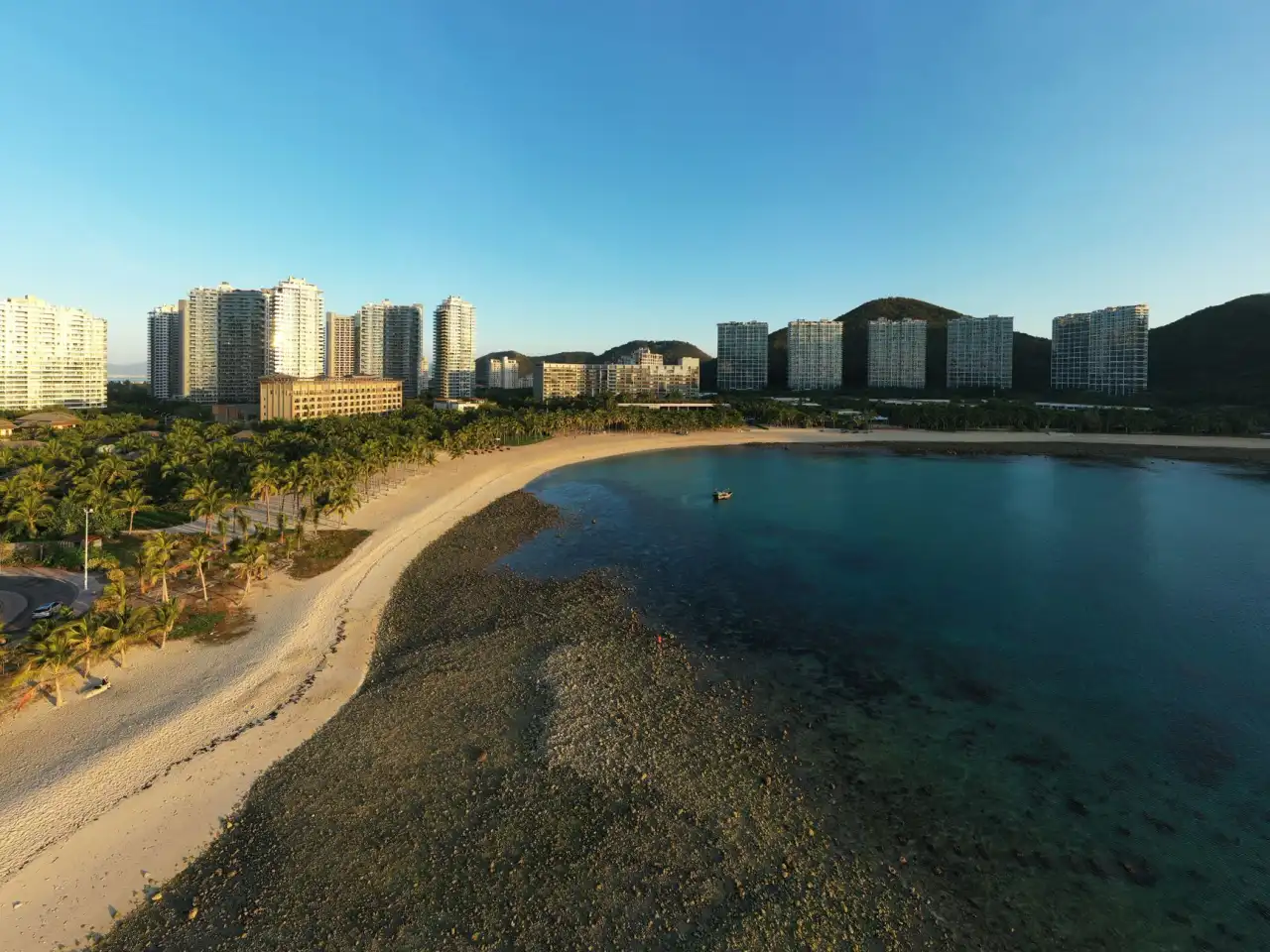 2024年东莞寮步门诊服务价格趋势及医保政策解读